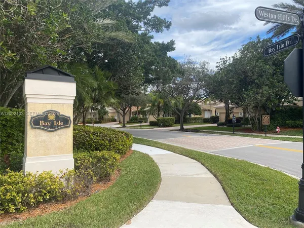 $7,995 | 2486 Bay Isle Drive, Weston, FL 33327