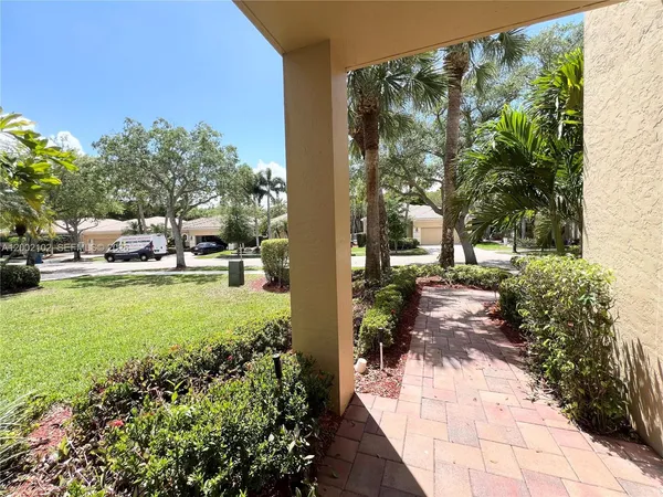 $7,995 | 2486 Bay Isle Drive, Weston, FL 33327