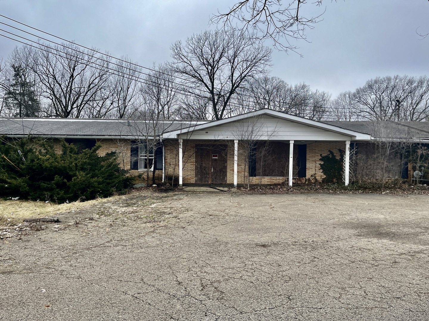 1910 Springfield Road East Peoria, IL 61611 - Photo 1 of 5 Gallery Image 1