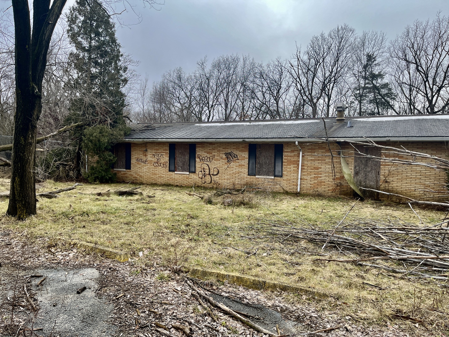 1910 Springfield Road East Peoria, IL 61611 - Photo 2 of 5 Gallery Image 2