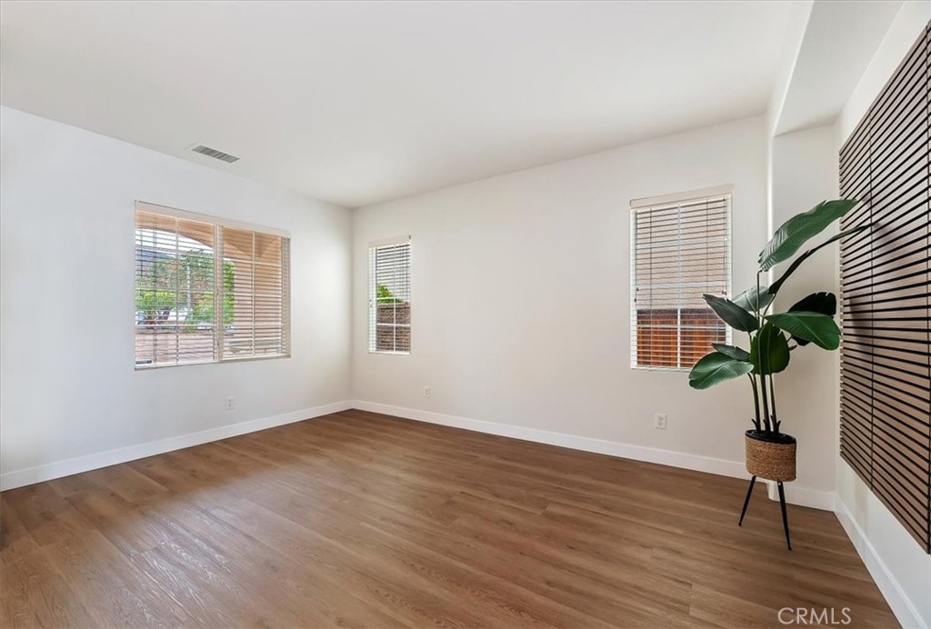 24961 Springbrook Way Menifee, CA 92584 - Photo 5 of 39