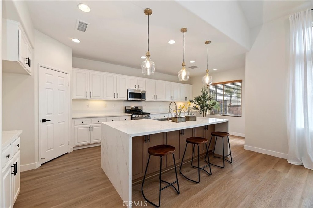 24961 Springbrook Way Menifee, CA 92584 - Photo 7 of 39