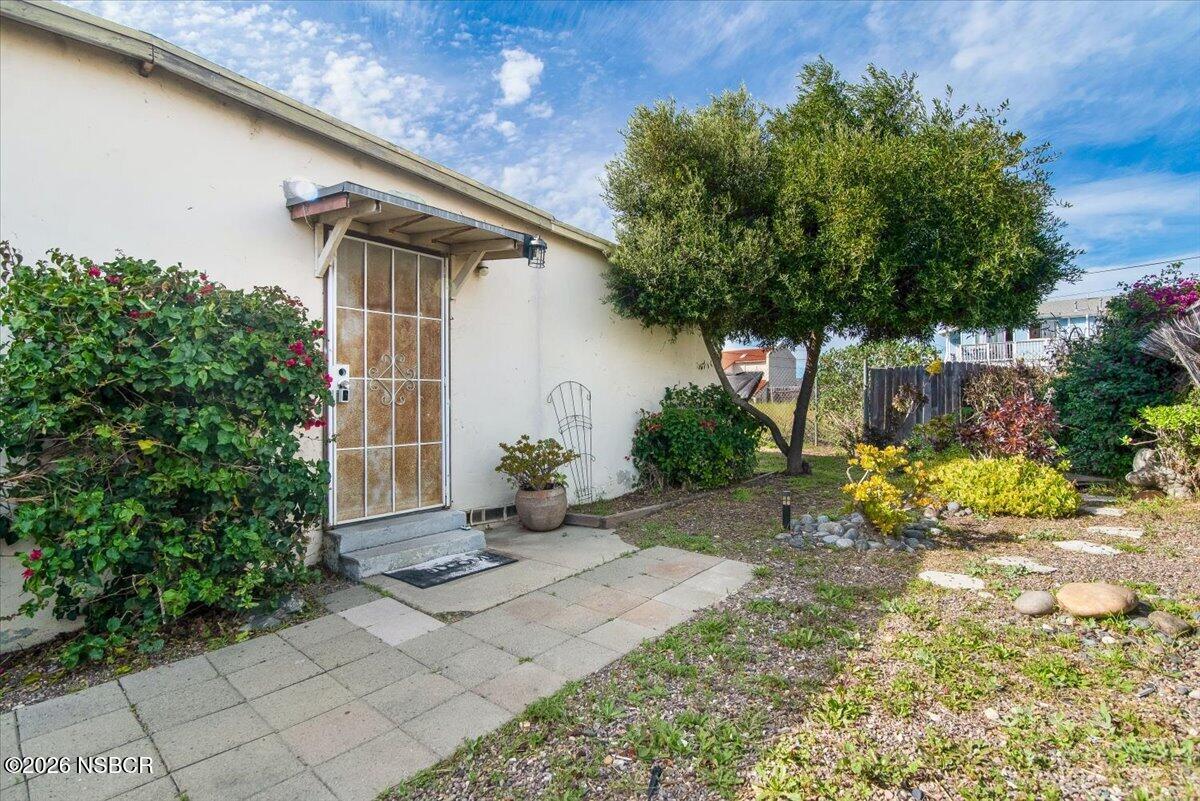 2011 Paso Robles Street Oceano, CA 93445 - Photo 11 of 27 11-DSC_8358