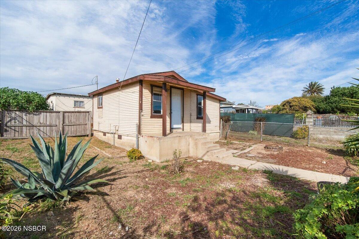 2011 Paso Robles Street Oceano, CA 93445 - Photo 2 of 27 02-DSC_8438