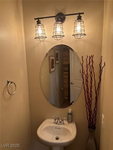 $1,965 | 9499 Alma Ridge Avenue, Las Vegas, NV 89178