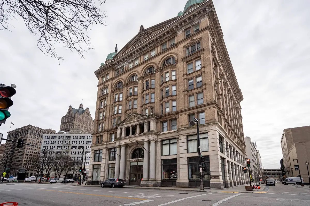 135 West Wells Street Milwaukee, WI 53203 - Photo 2 of 13 a view of a tall building
