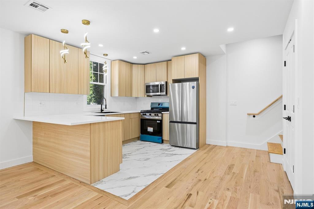 32 Oak Bend Road West Orange, NJ 07052 - Photo 12 of 28 Gallery Image 12