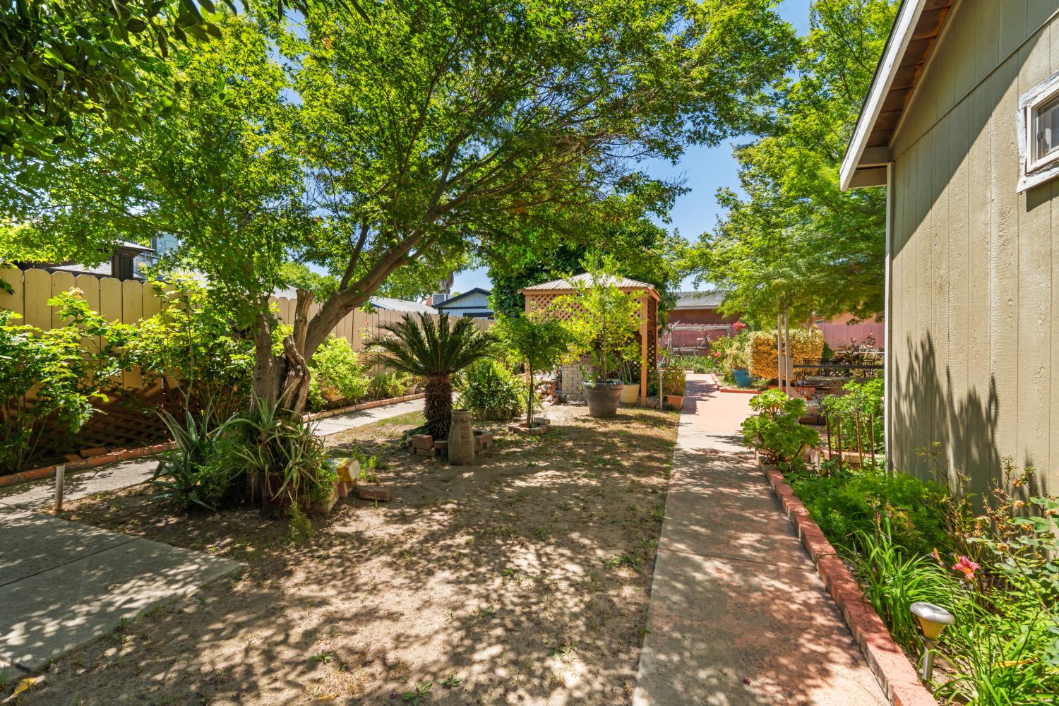 3356 Ocotillo Way Modesto, CA 95355 - Photo 23 of 33 a view of yard