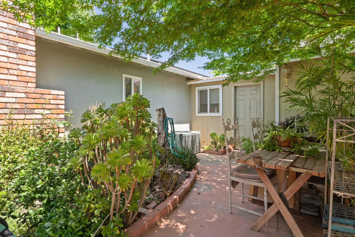 3356 Ocotillo Way Modesto, CA 95355 - Photo 27 of 33 a backyard of a house with outdoor seating