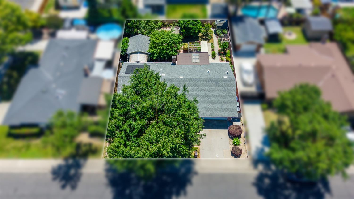 3356 Ocotillo Way Modesto, CA 95355 - Photo 28 of 33 an aerial view of a house with a yard