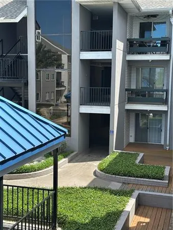 $2,000 | 420 Metairie-Hammond Highway, Unit 204, Metairie, LA 70005