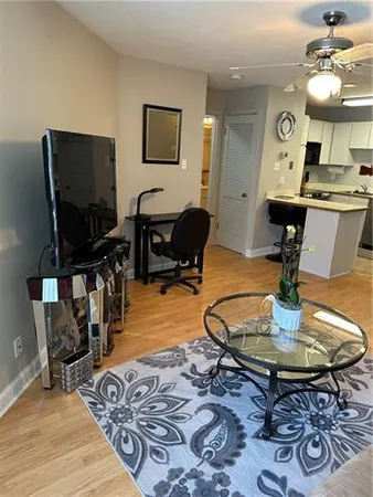 $2,000 | 420 Metairie-Hammond Highway, Unit 204, Metairie, LA 70005