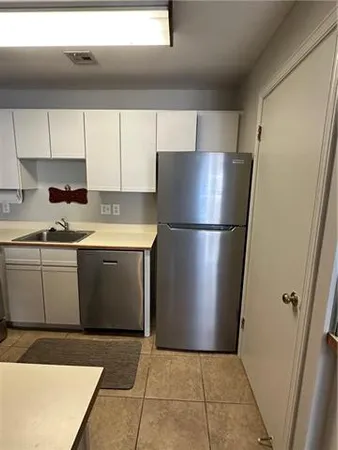 $2,000 | 420 Metairie-Hammond Highway, Unit 204, Metairie, LA 70005