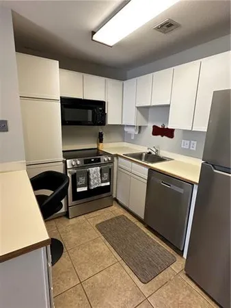 $2,000 | 420 Metairie-Hammond Highway, Unit 204, Metairie, LA 70005