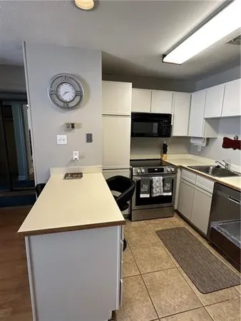 $2,000 | 420 Metairie-Hammond Highway, Unit 204, Metairie, LA 70005