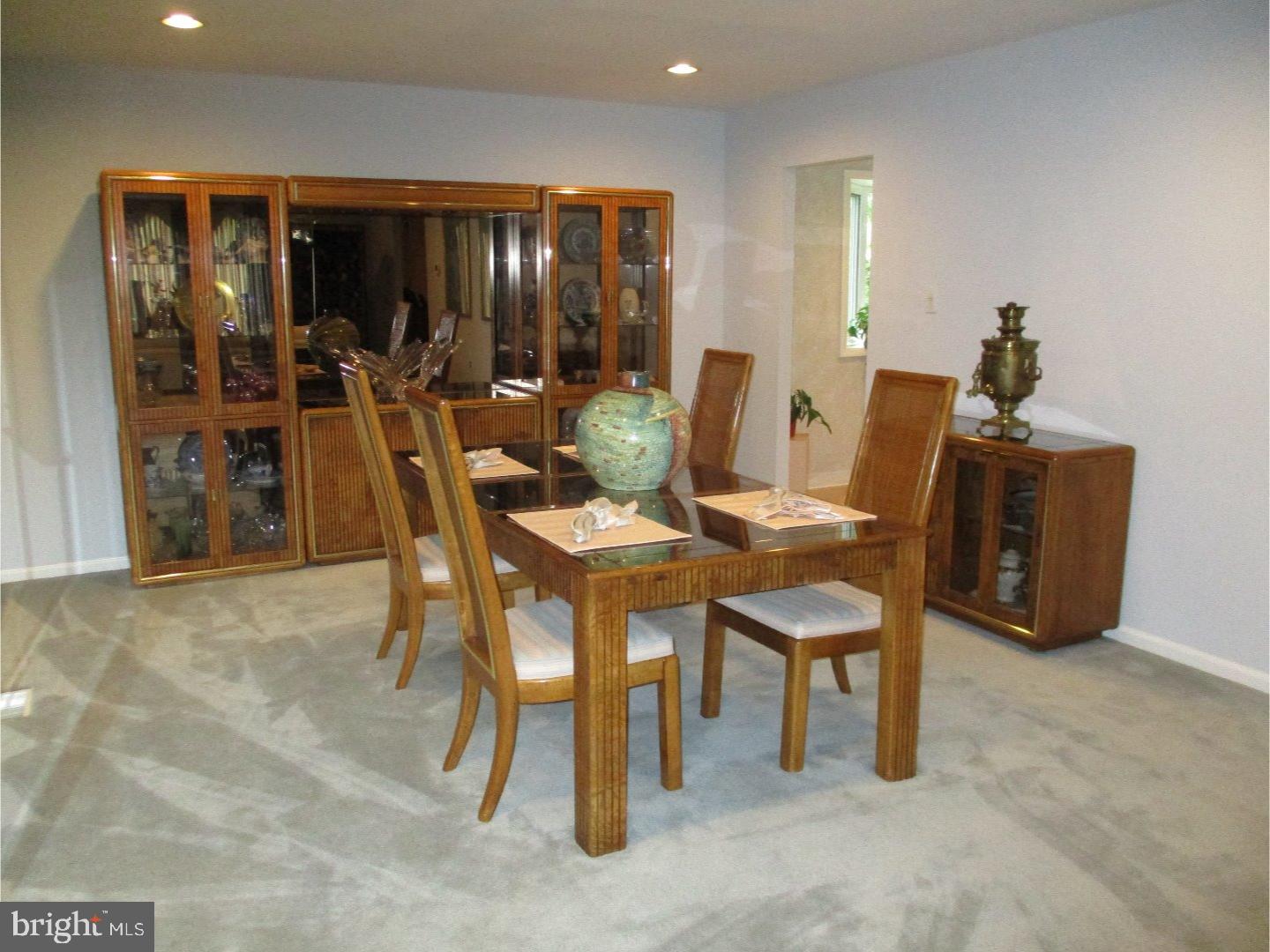 134 Tulip Road Holland, PA 18966 - Photo 7 of 25 Dining Room