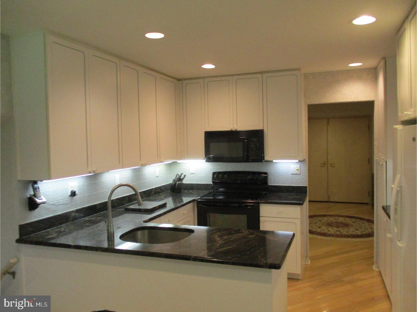 134 Tulip Road Holland, PA 18966 - Photo 10 of 25 Kitchen