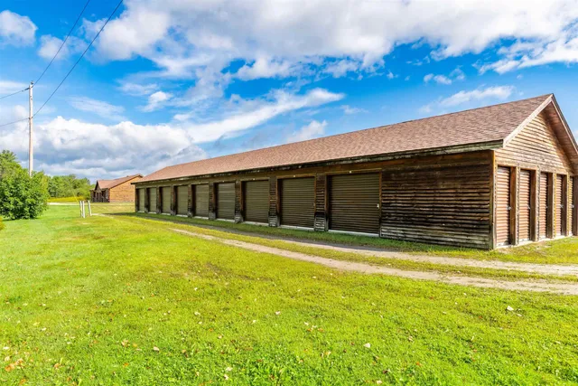 $6,000,000 | 181 Benton Road, Haverhill, NH 03774