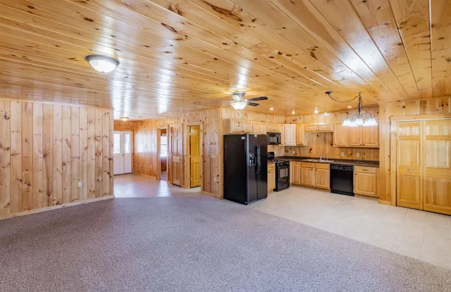 $6,000,000 | 181 Benton Road, Haverhill, NH 03774