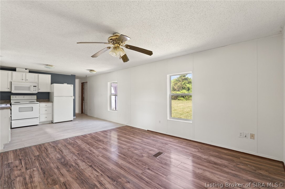 4662 New Amsterdam Road Southwest Central, IN 47110 - Photo 4 of 36