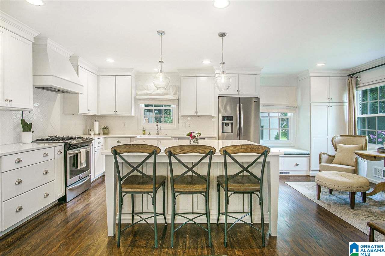 3164 Dolly Ridge Drive Birmingham, AL 35243 - Photo 8 of 44