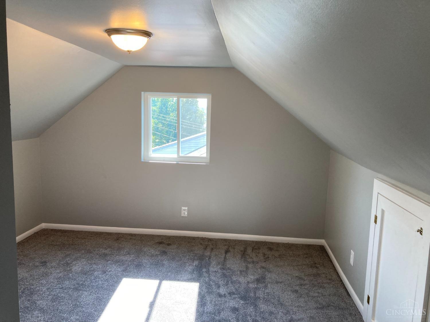 5521 Lawrence Road Cincinnati, OH 45248 - Photo 10 of 21