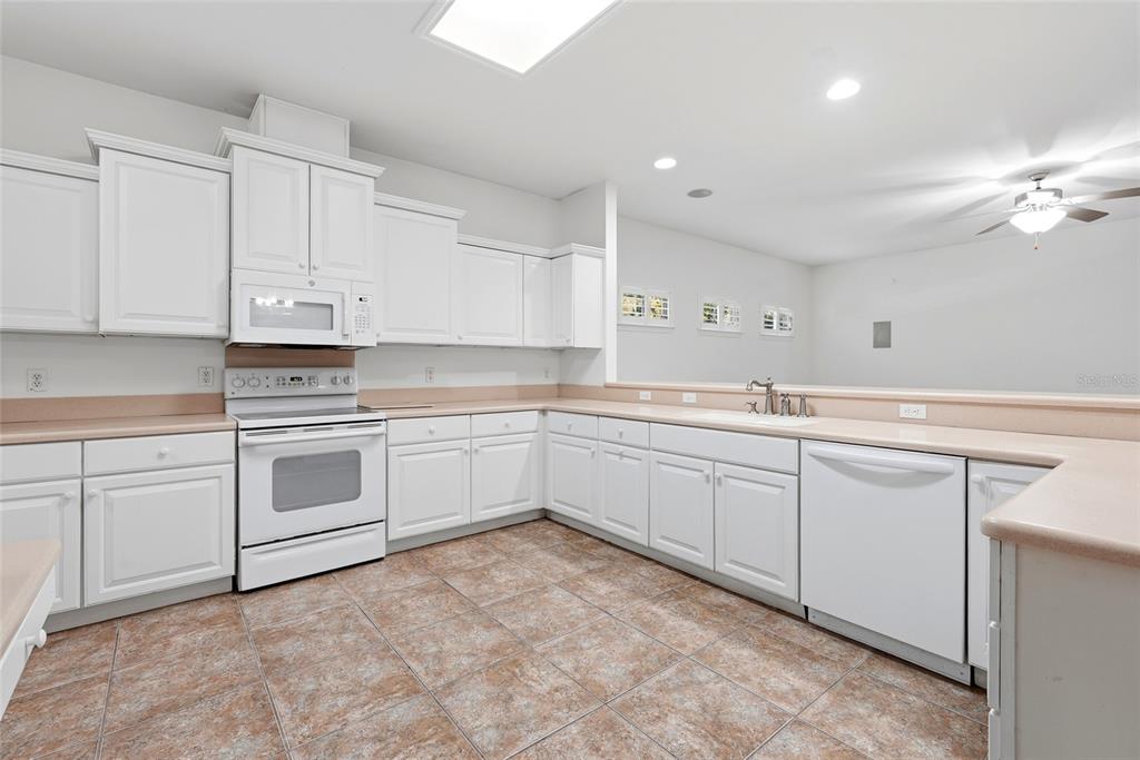 8693 Southwest 76th Place Gainesville, FL 32608 - Photo 14 of 36