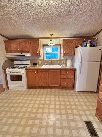 $175,000 | 203 East Washington Street, Frontenac, KS 66763