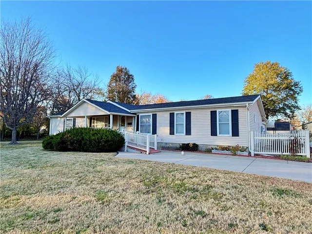 $175,000 | 203 East Washington Street, Frontenac, KS 66763