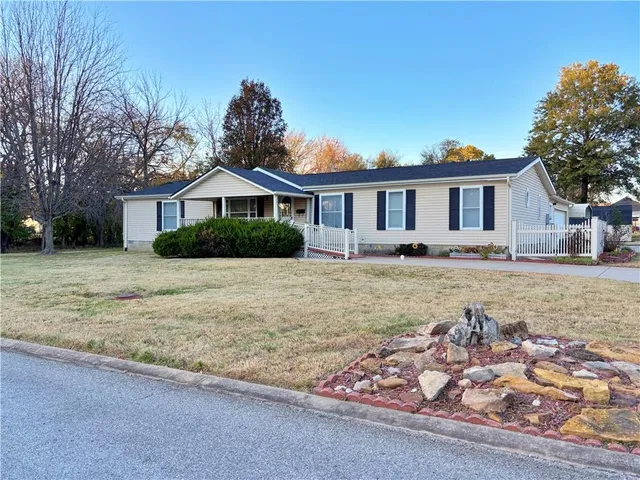 $175,000 | 203 East Washington Street, Frontenac, KS 66763