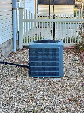 $175,000 | 203 East Washington Street, Frontenac, KS 66763