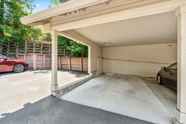 a view of a back yard of the house