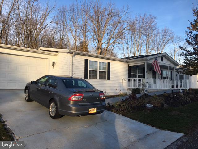 252 Runaway Road Abbottstown, PA 17301 - Photo 1 of 25 Gallery Image 1