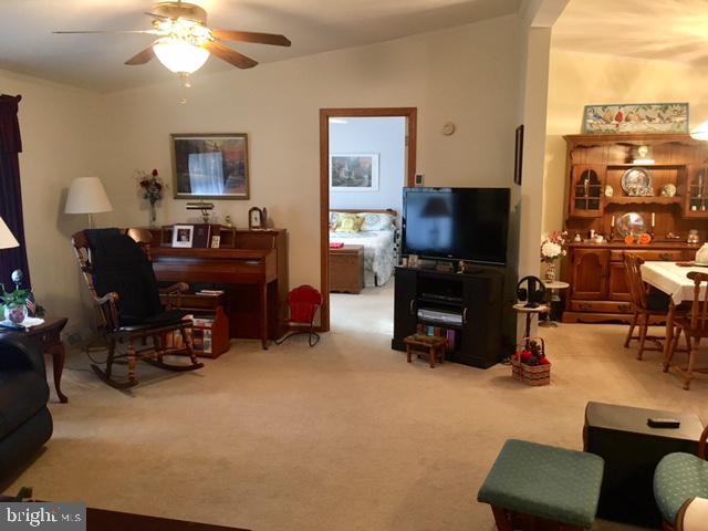 252 Runaway Road Abbottstown, PA 17301 - Photo 3 of 25 Gallery Image 3