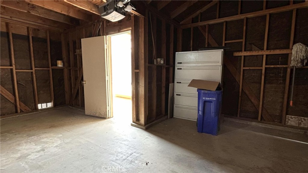 49409 Eisenhower Drive Indio, CA 92201 - Photo 18 of 30 a view of walk in closet