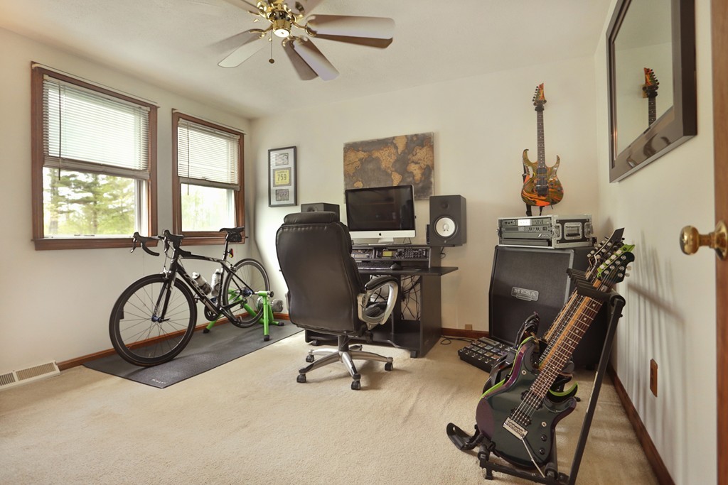 33 Middle Road, Unit 33 Amesbury, MA 01913 - Photo 12 of 20