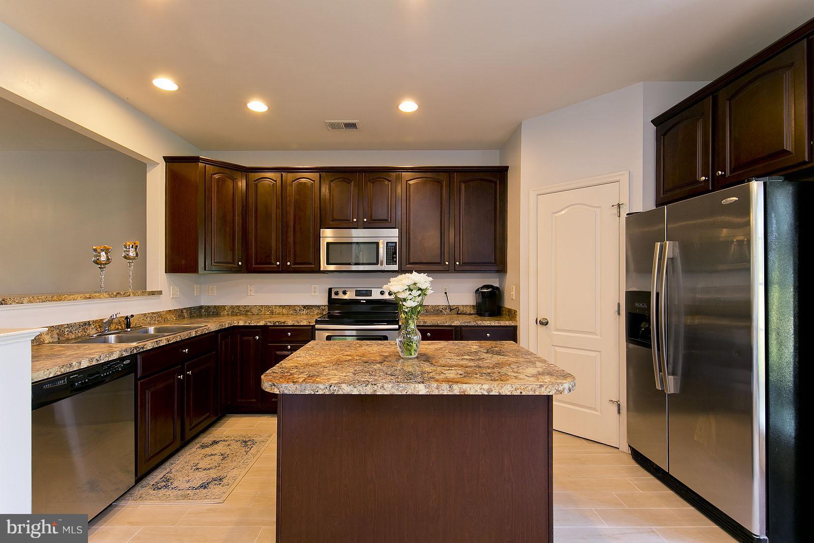 23 Ran Rue Drive Martinsburg, WV 25403 - Photo 2 of 29 Kitchen