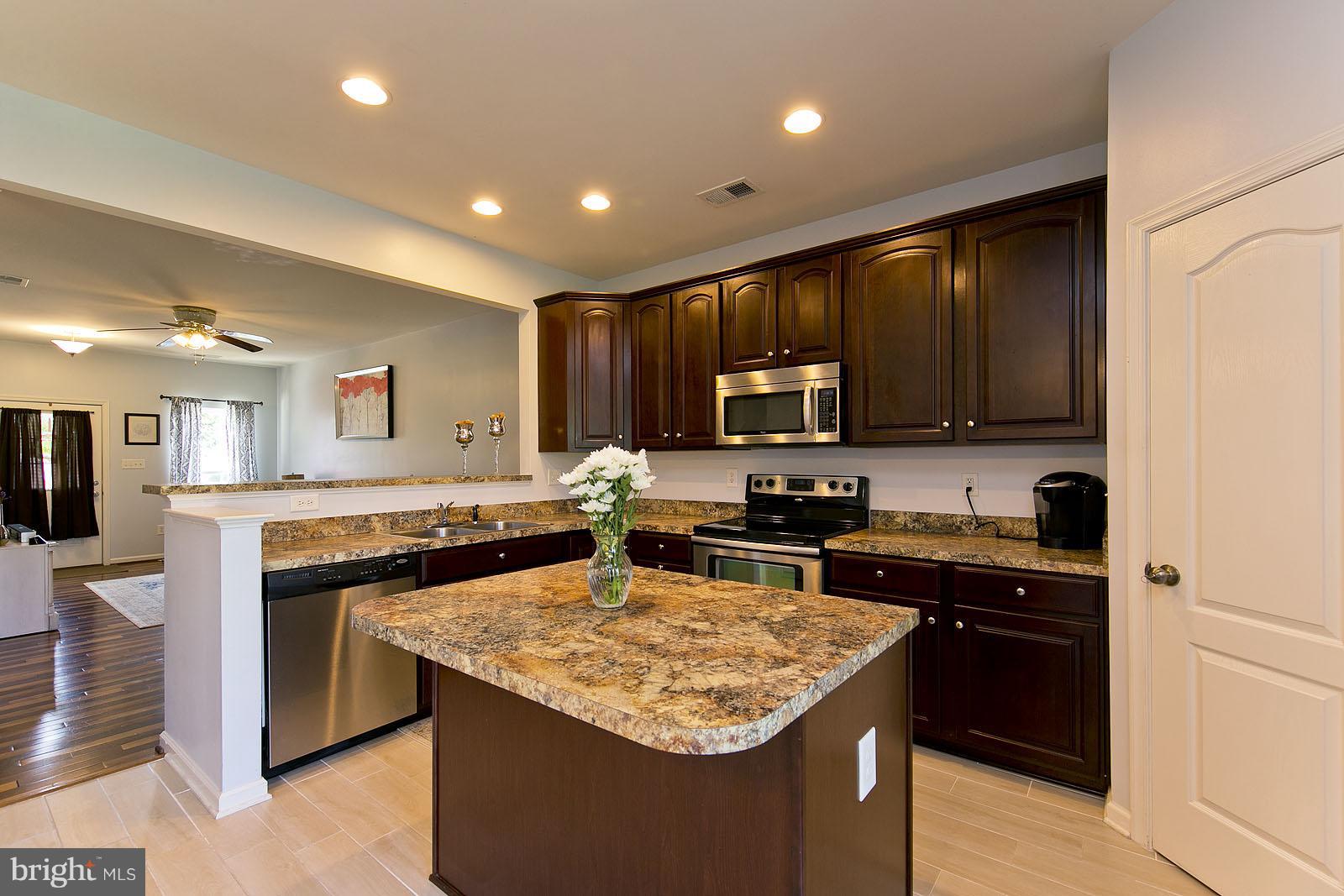 23 Ran Rue Drive Martinsburg, WV 25403 - Photo 4 of 29 Kitchen