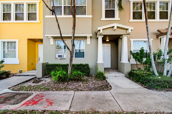 $3,795 | 770 Millbrae Court, Unit 3, West Palm Beach, FL 33401