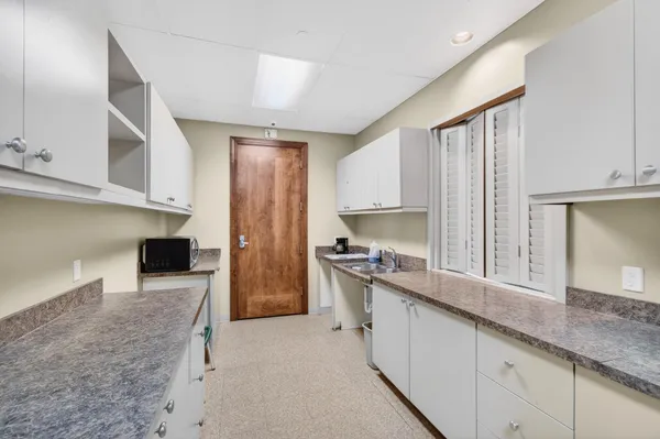 $3,795 | 770 Millbrae Court, Unit 3, West Palm Beach, FL 33401