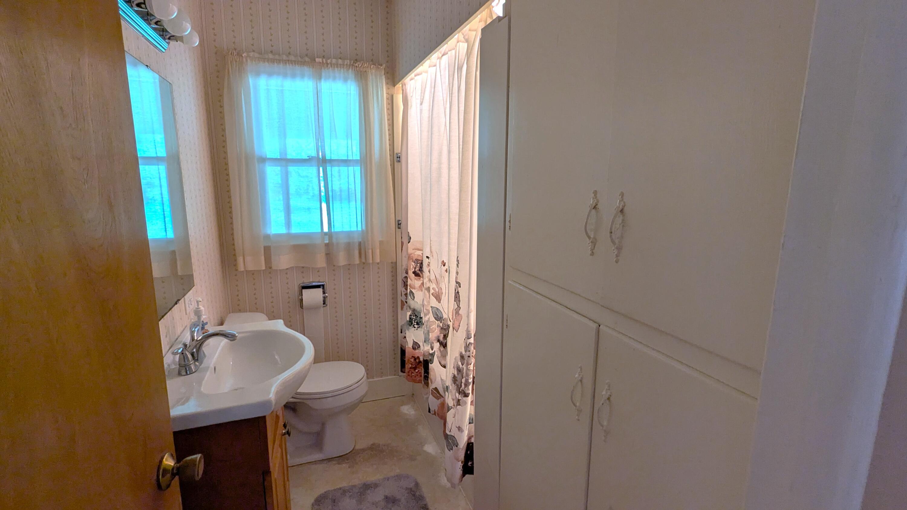 69845 South Nottawa Road Sturgis, MI 49091 - Photo 12 of 16 Bathroom