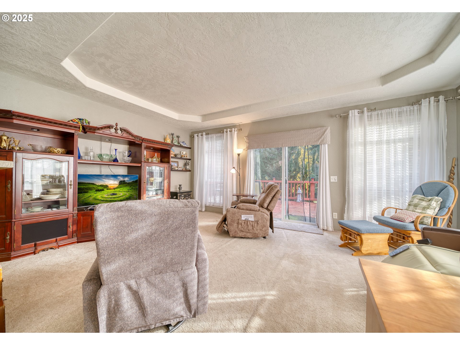 32673 Pittsburg Road St. Helens, OR 97051 - Photo 18 of 47 a living room with furniture and large windows
