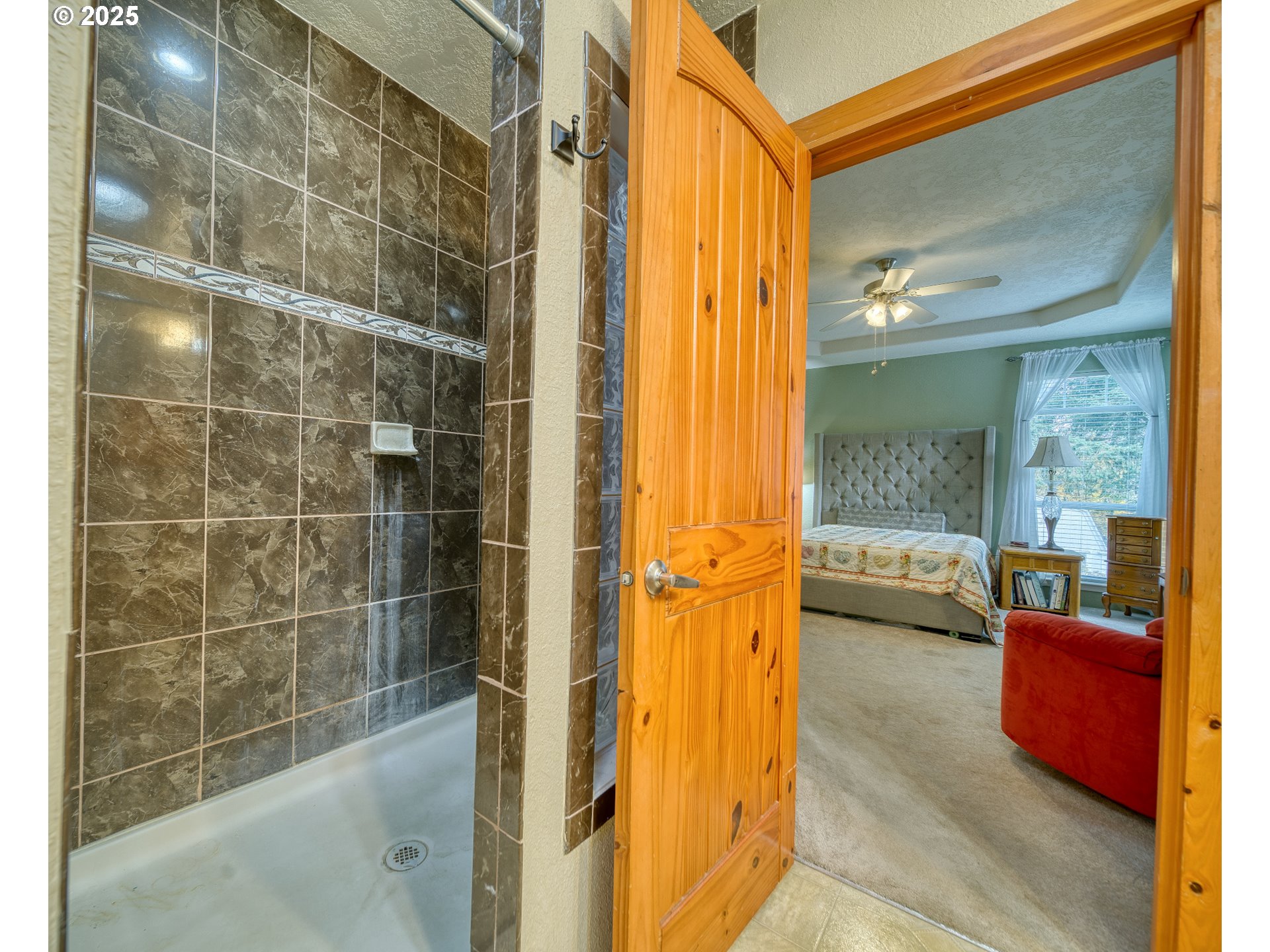 32673 Pittsburg Road St. Helens, OR 97051 - Photo 33 of 47 a bathroom with a bathtub and a shower