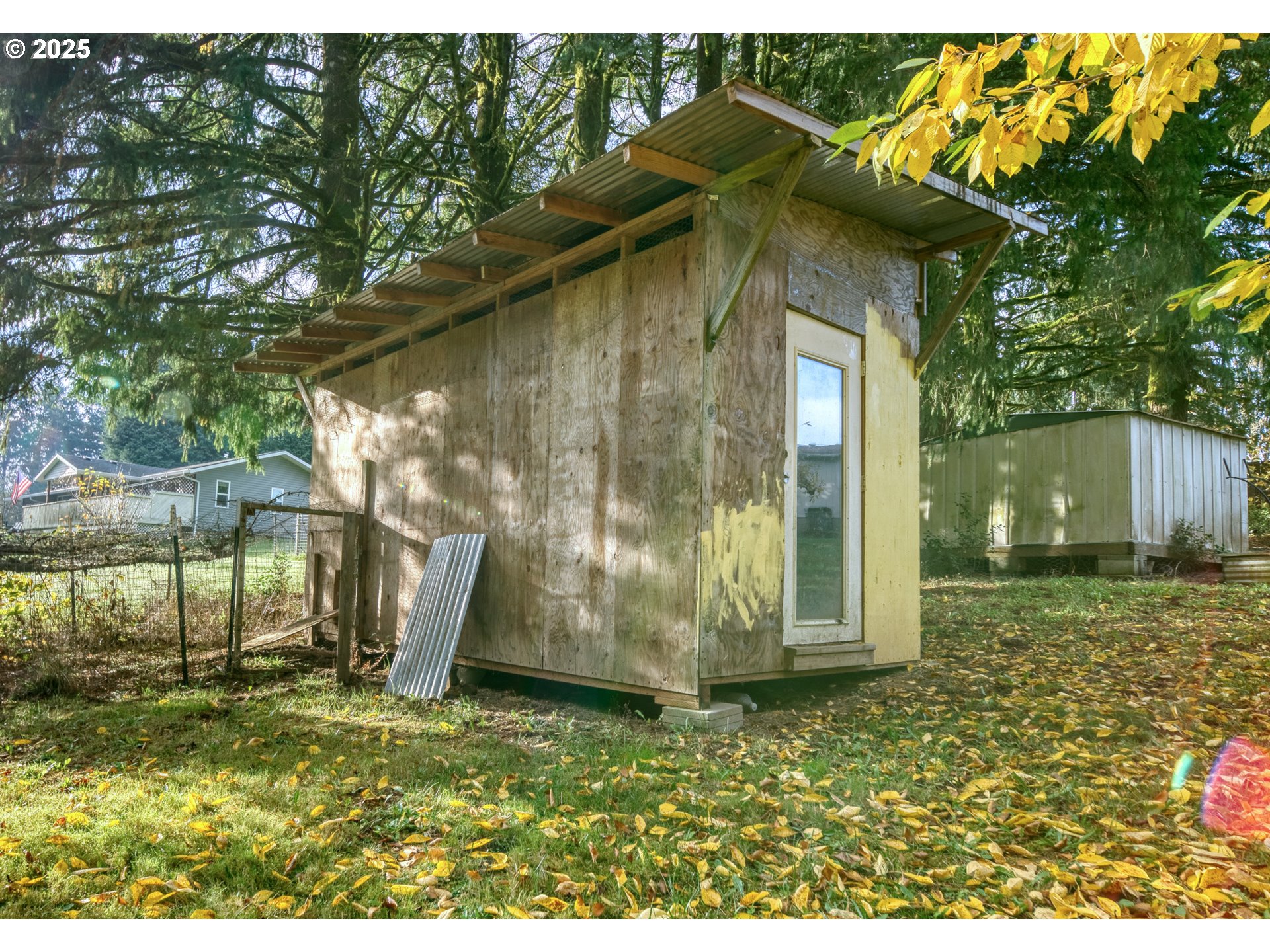 32673 Pittsburg Road St. Helens, OR 97051 - Photo 45 of 47 a backyard of a house with lots of green space