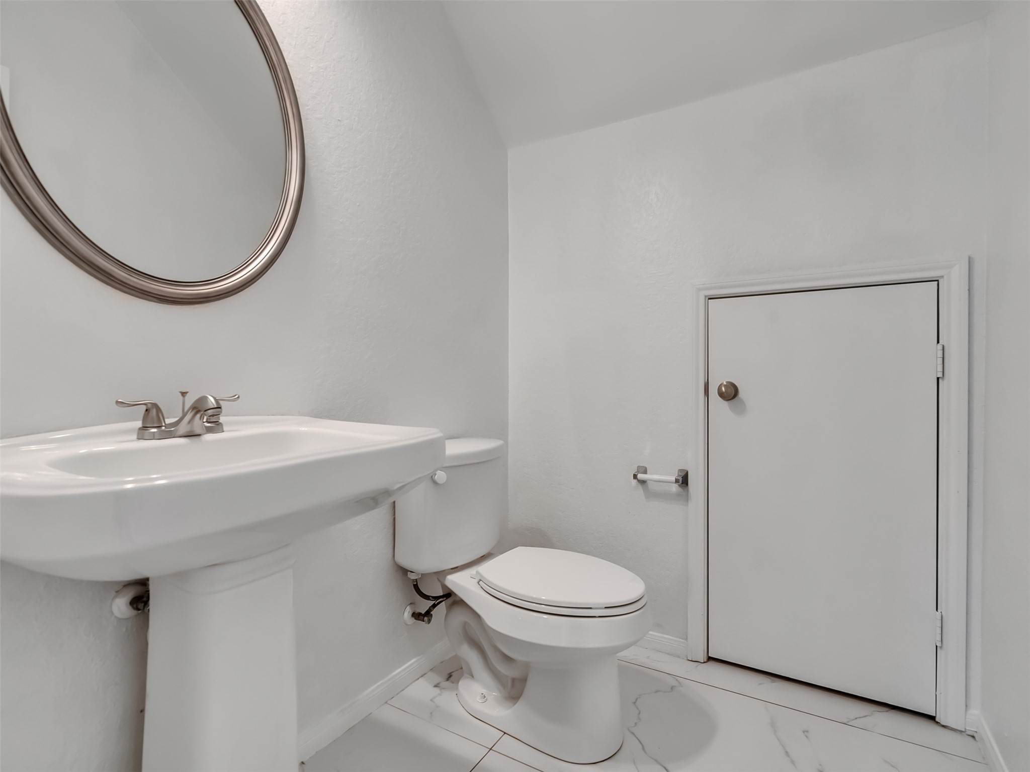 3502 Single Ridge Way Katy, TX 77493 - Photo 15 of 46 Half Bath (Downstairs)