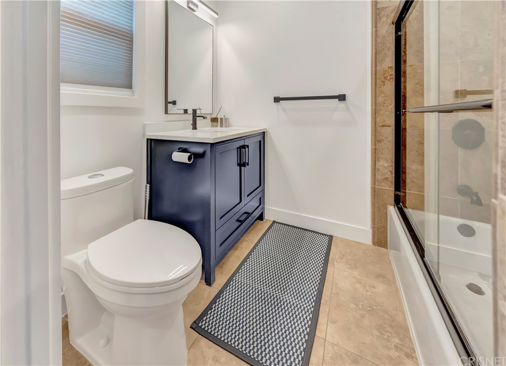 6720 Kurl Way Reseda, CA 91335 - Photo 20 of 40 Full Guest Bathroom