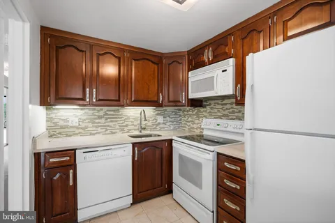 $595,000 | 3101 New Mexico Avenue Northwest, Unit 817, Washington, DC 20016