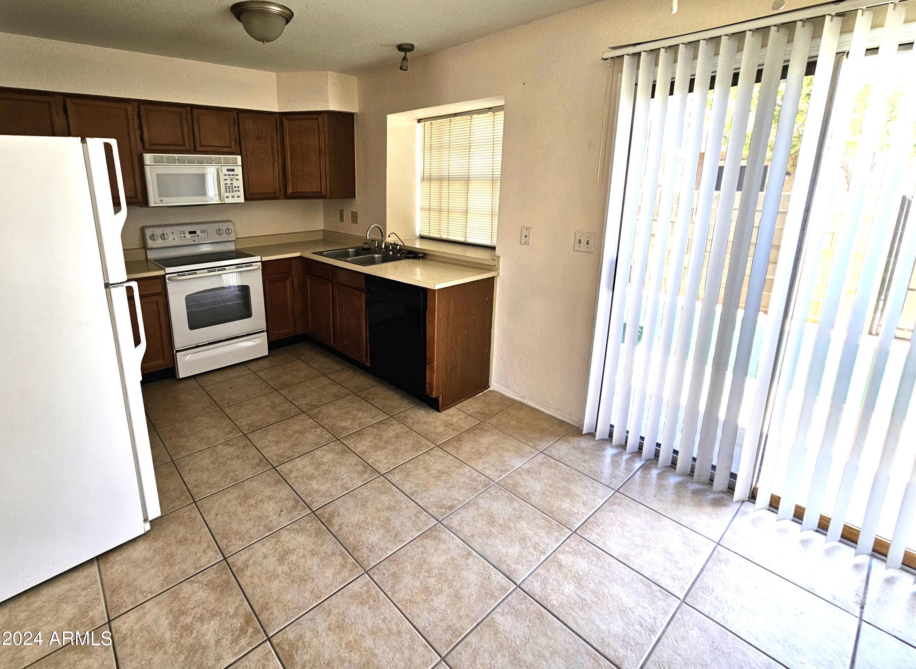 7977 West Wacker Road, Unit 263 Peoria, AZ 85381 - Photo 6 of 9 20240410_122536