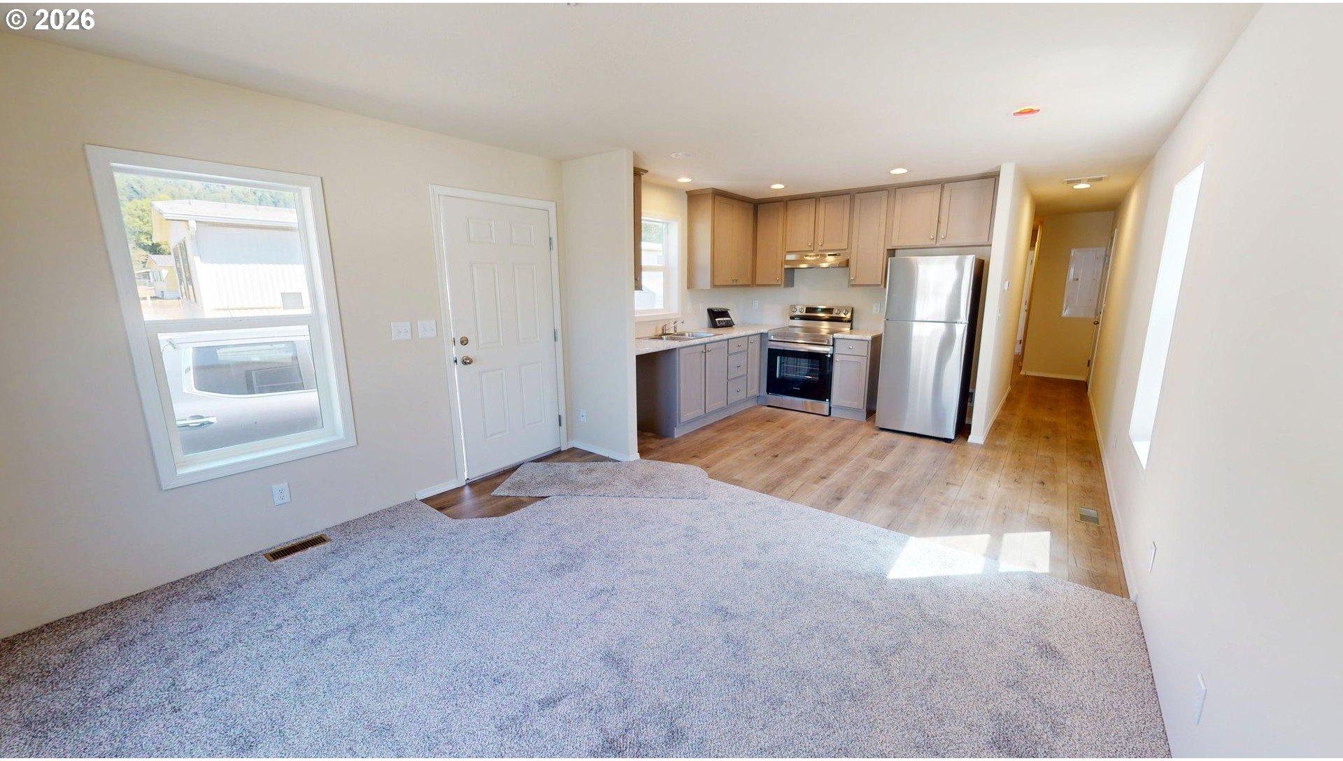 95691 Saunders Creek Road, Unit 29 Gold Beach, OR 97444 - Photo 5 of 18 Living Room