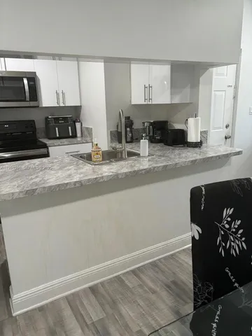 $2,000 | 6740 Northwest 175th Lane, Unit G20, Hialeah, FL 33015